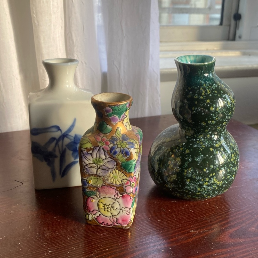 Lot of 3 Vintage Ceramic Bud Vases Floral Qianlong Nian Zhi Asymmetrical Boho